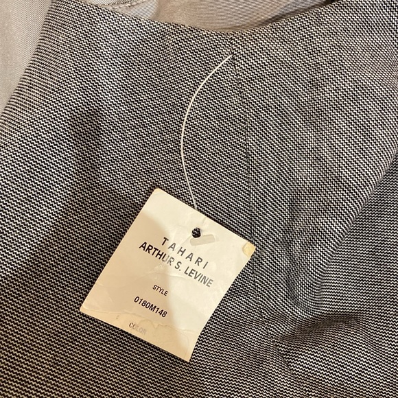 TAHARI | Size 12 | grey top - Picture 8 of 10